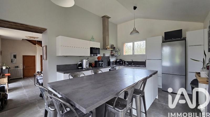 Maison - 227 m² - 8 pièces