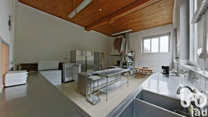 Maison - 891 m² - 15 pièces