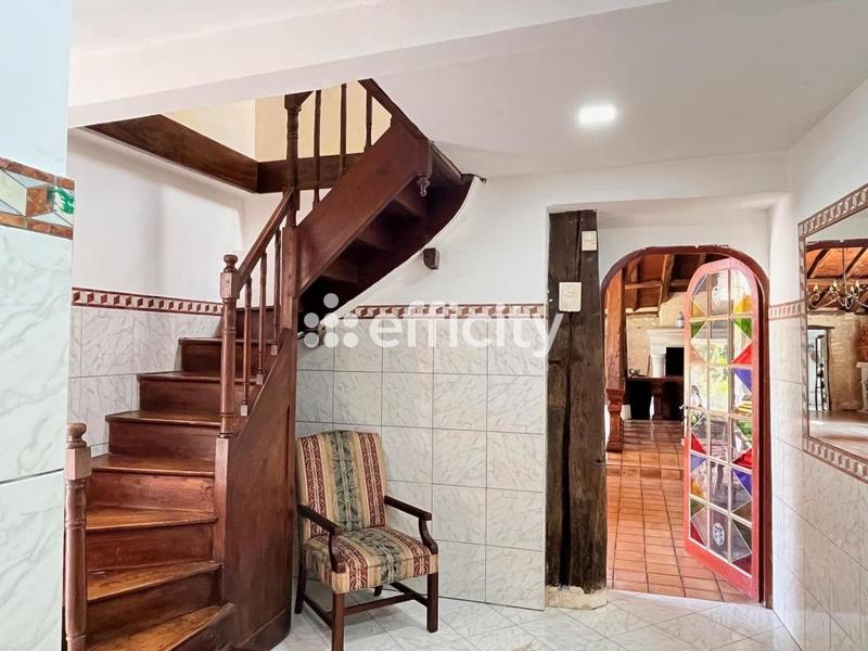 Demeure - 420 m² - 6 pièces