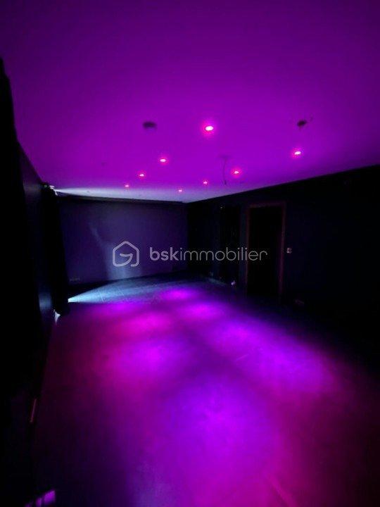 Demeure - 566 m² - 10 pièces