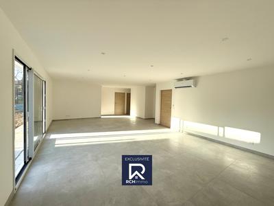 Maison - 99 m² - 4 pièces