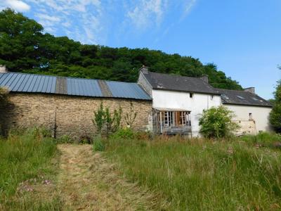 Maison - 3 630 m² - 9 pièces