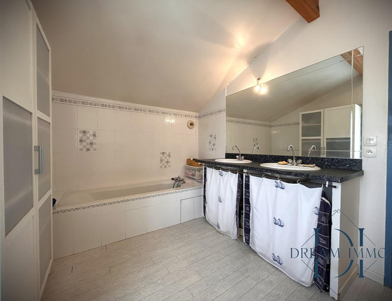 Villa - 159 m² - 6 pièces