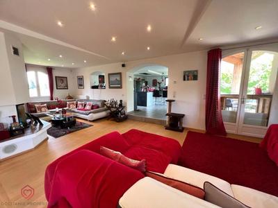 Propriété - 390 m² - 8 pièces