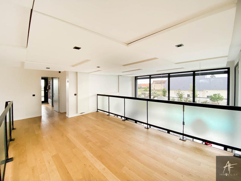 Villa - 320 m² - 8 pièces