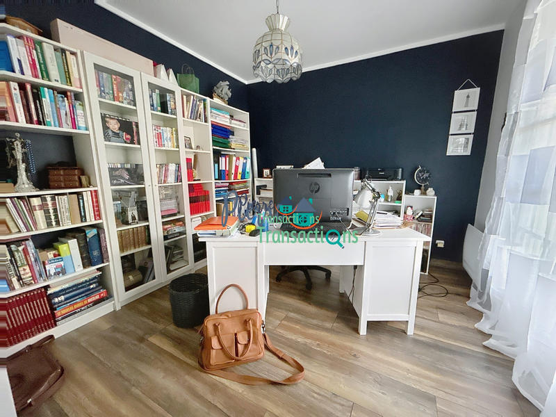 Maison - 236 m² - 7 pièces