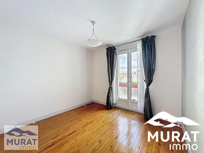 Appartement - 81 m² - 5 pièces