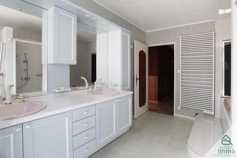 Maison - 166 m² - 7 pièces