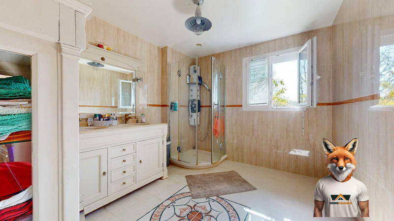 Maison - 230 m² - 9 pièces