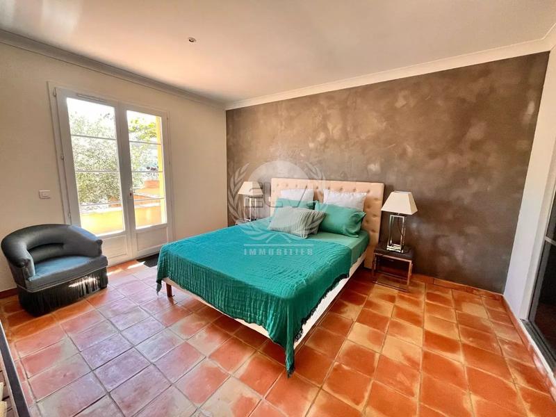 Maison - 185 m² - 6 pièces