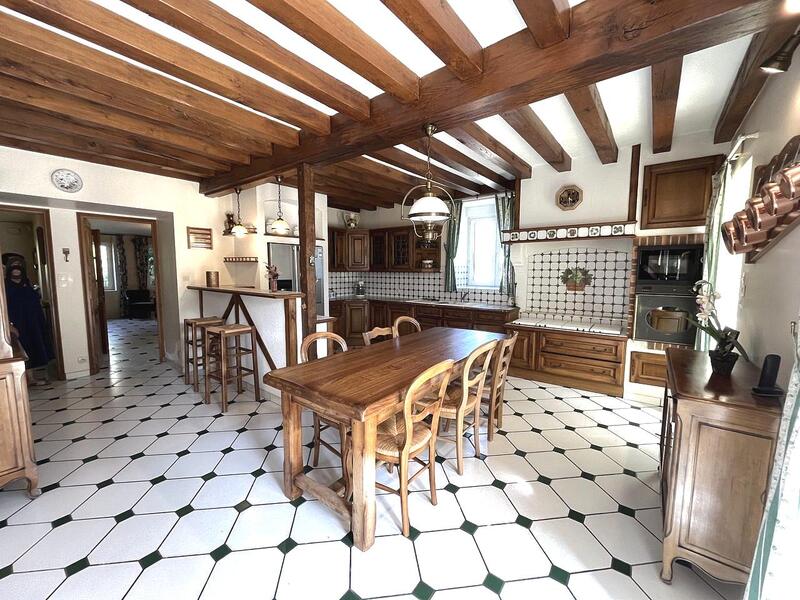 Maison ancienne - 266 m² - 9 pièces