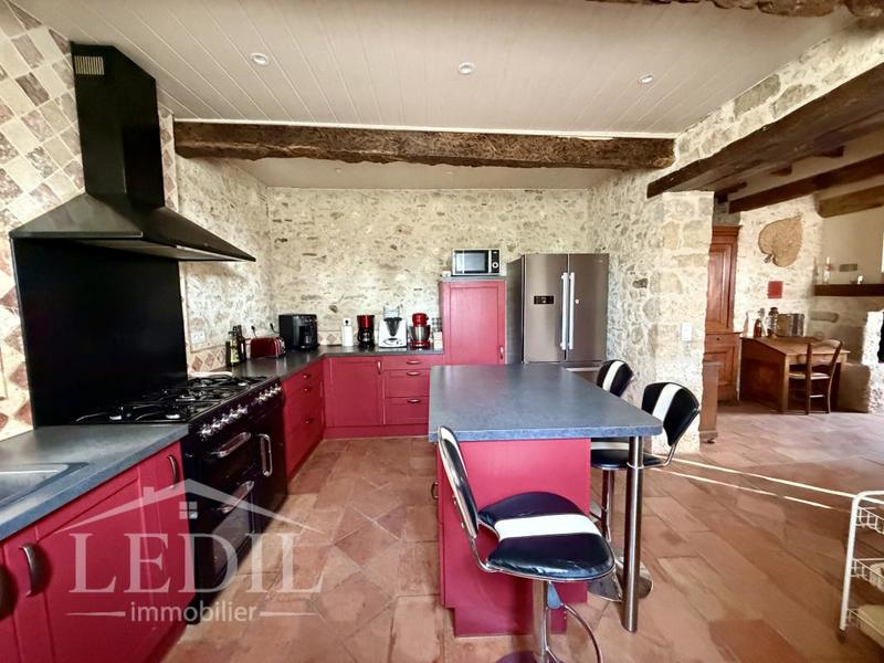 Maison en pierre - 182 m² - 4 pièces