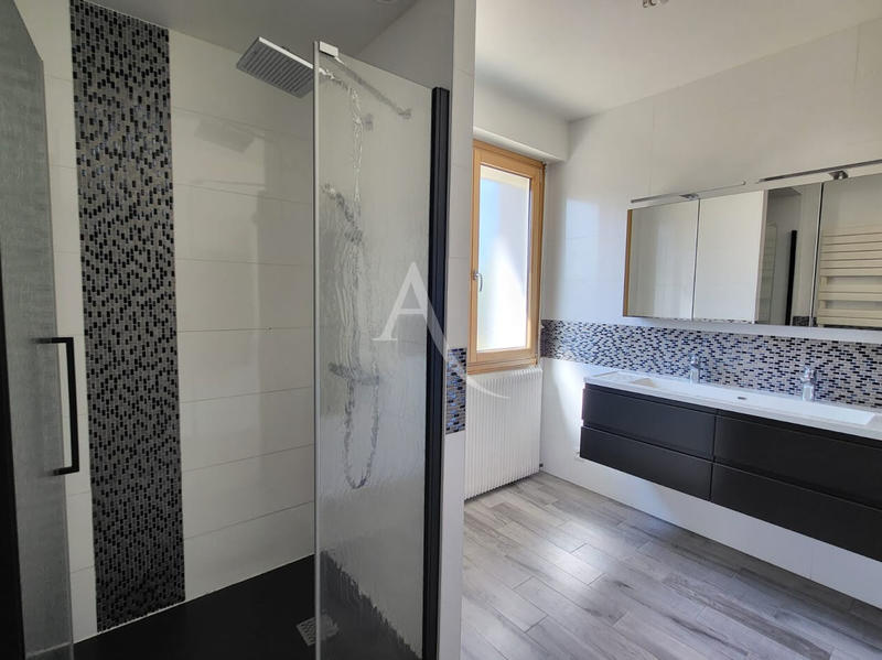 Maison - 133 m² - 8 pièces