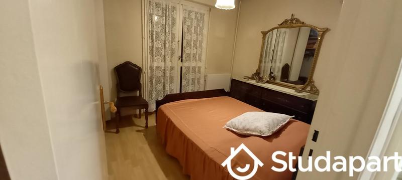 Chambre - 12 m² - 1 pièce