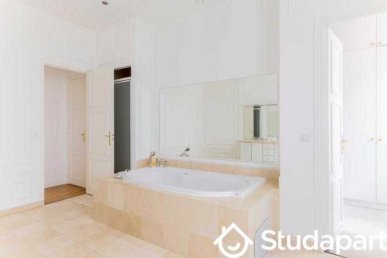 Appartement - 212 m² - 5 pièces