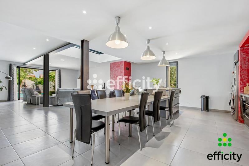 Demeure - 338 m² - 7 pièces