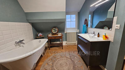 Maison - 315 m² - 6 pièces