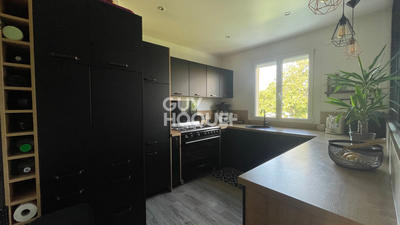 Maison - 234 m² - 10 pièces