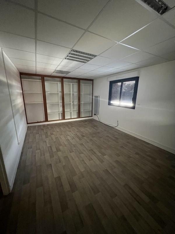 Local d'activités - 376 m² - 4 pièces