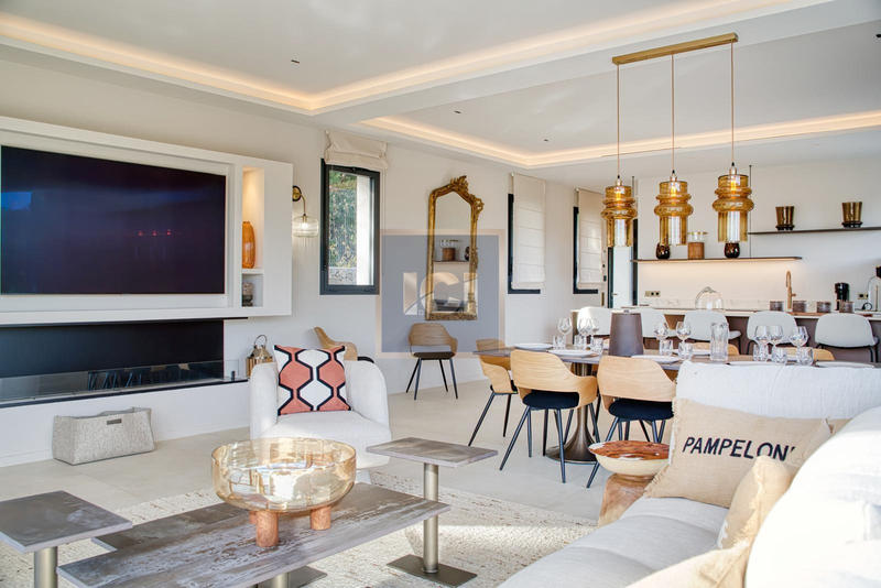 Villa - 268 m² - 6 pièces