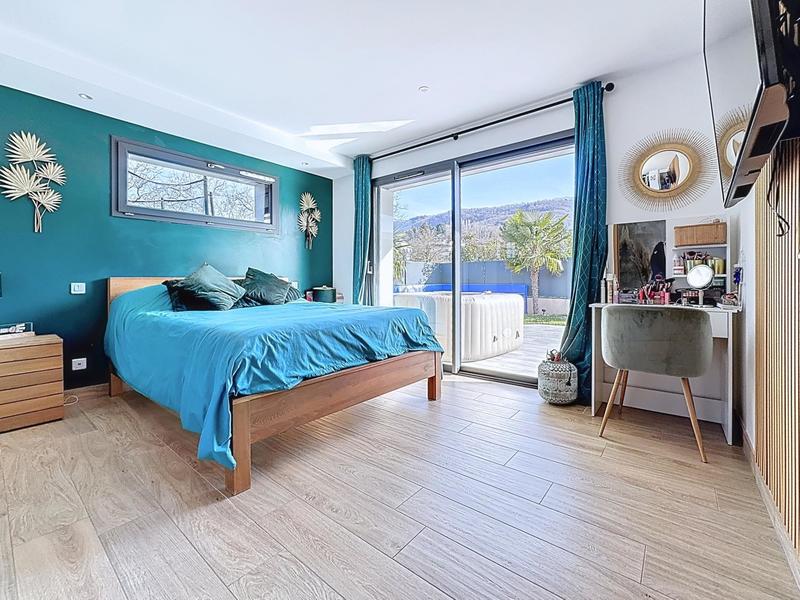 Maison - 182 m² - 6 pièces