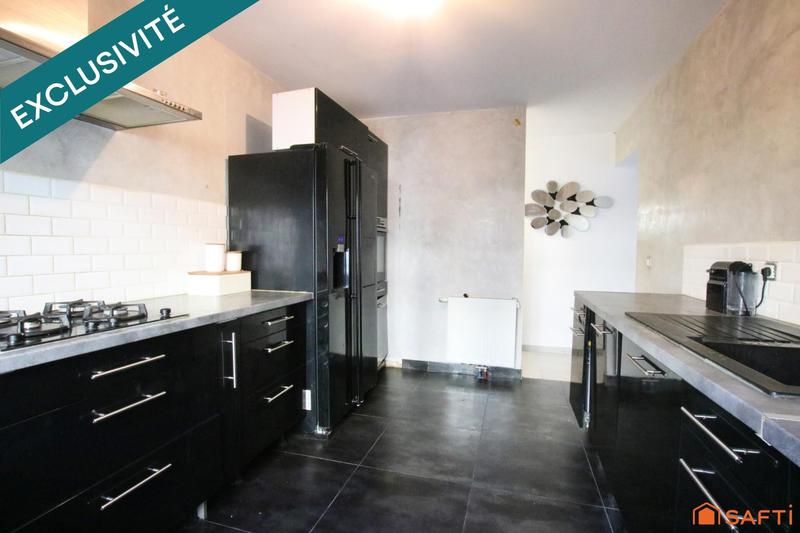 Maison - 111 m² - 7 pièces