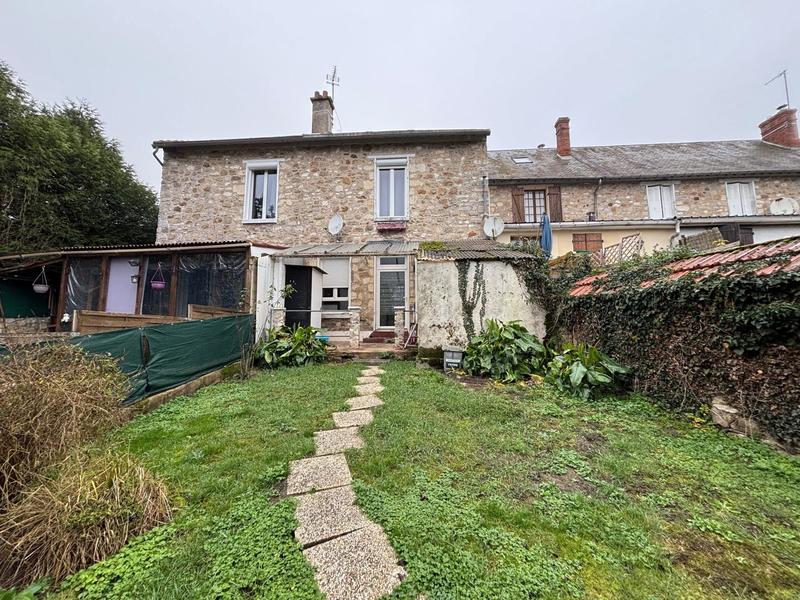 Maison - 104 m² - 5 pièces