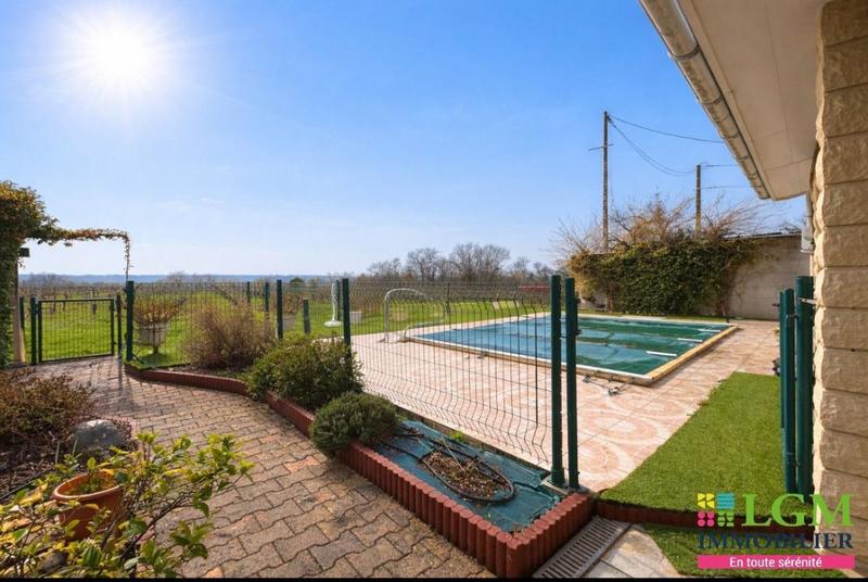 Maison - 210 m² - 9 pièces