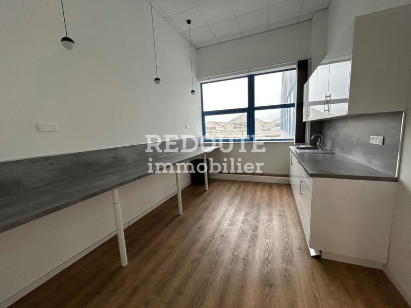 Bureau - 250 m² - 5 pièces