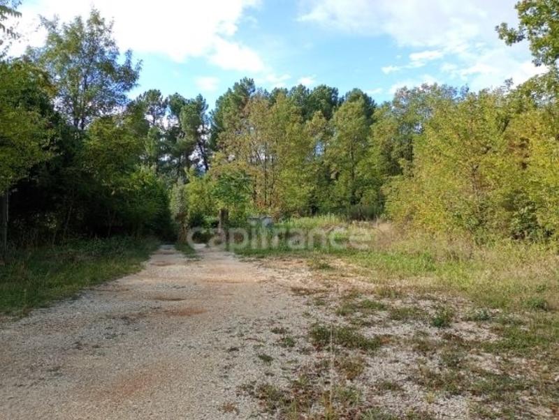 Terrain constructible - 1 935 m²