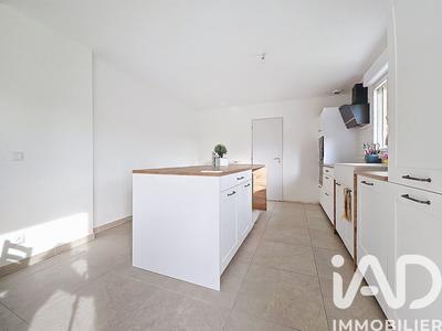Maison - 99 m² - 5 pièces
