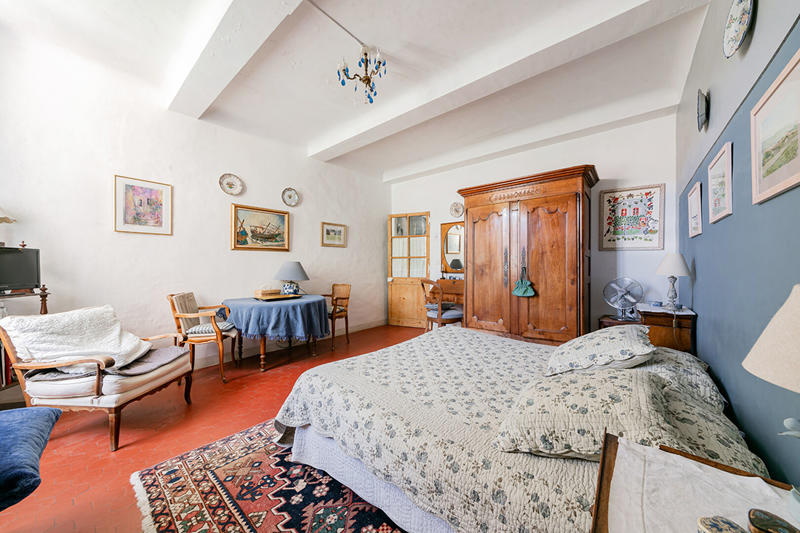 Maison - 456 m² - 14 pièces