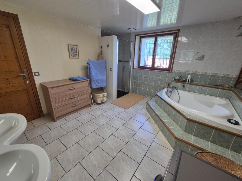 Maison - 192 m² - 7 pièces