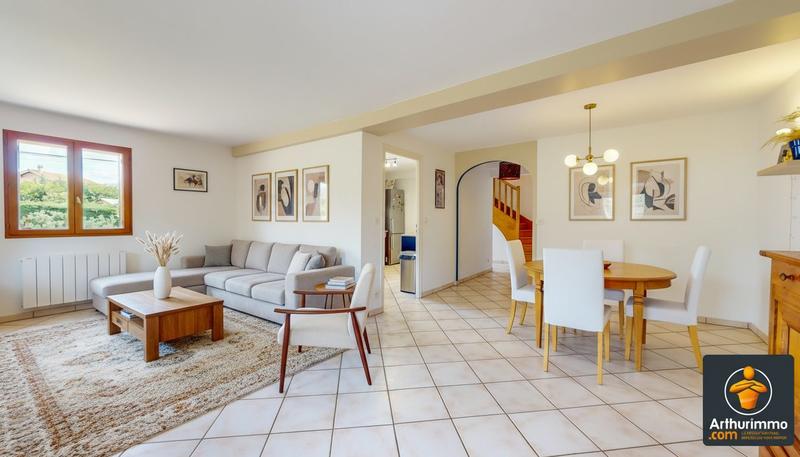 Maison - 180 m² - 7 pièces