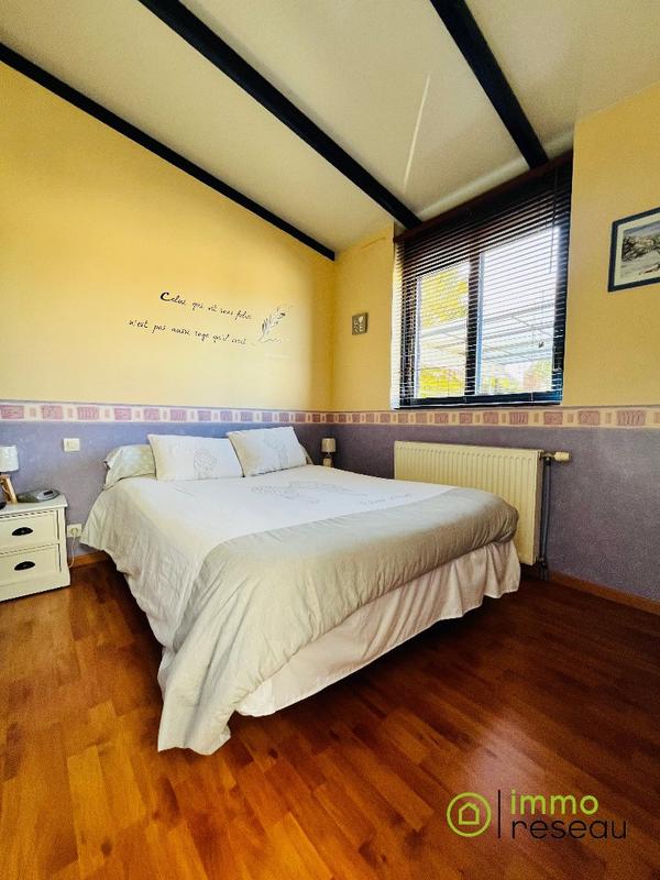 Maison - 99 m² - 6 pièces