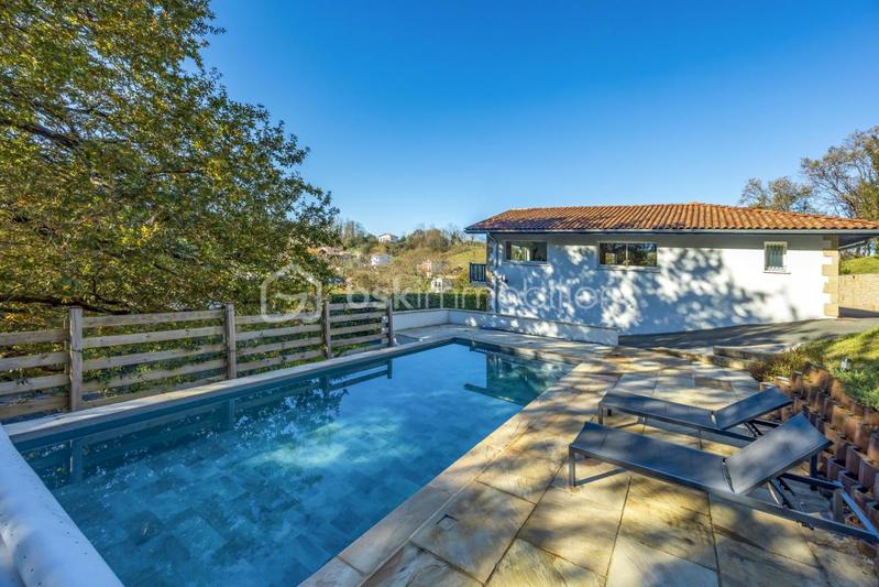 Maison - 158 m² - 5 pièces