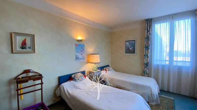 Appartement - 170 m² - 6 pièces