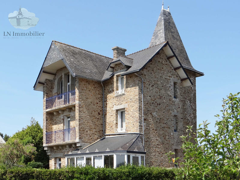 Villa - 230 m² - 8 pièces