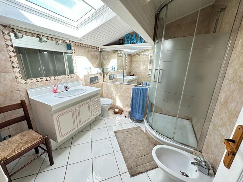 Appartement - 155 m² - 6 pièces