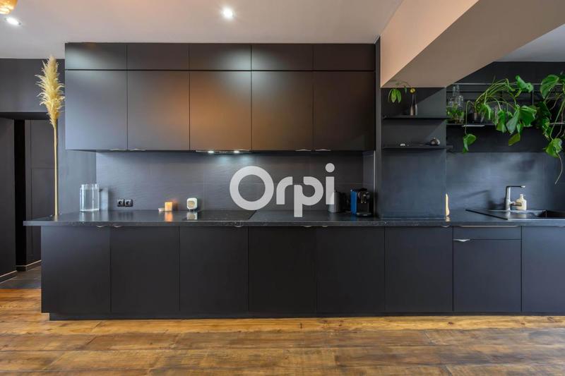 Maison - 225 m² - 6 pièces