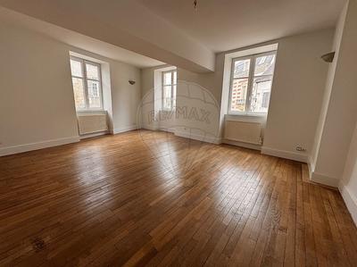 Immeuble - 200 m² - 7 pièces