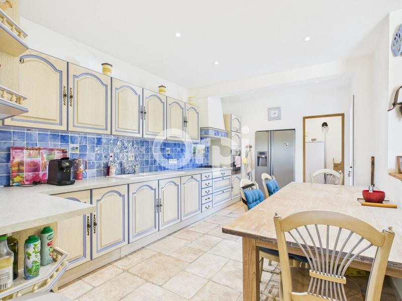 Maison - 336 m² - 11 pièces