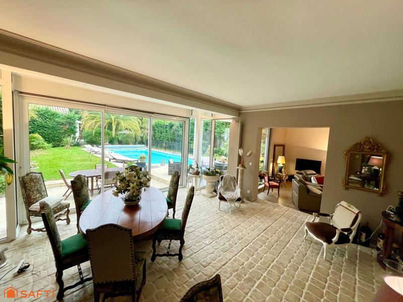 Maison - 200 m² - 6 pièces