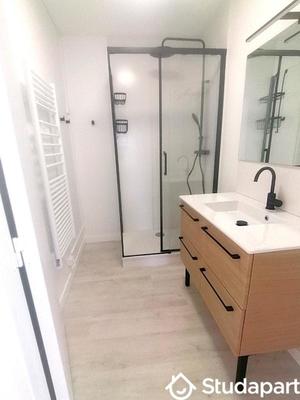 Chambre - 9 m² - 1 pièce