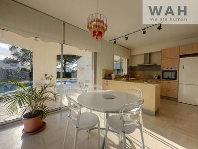 Villa - 220 m² - 5 pièces
