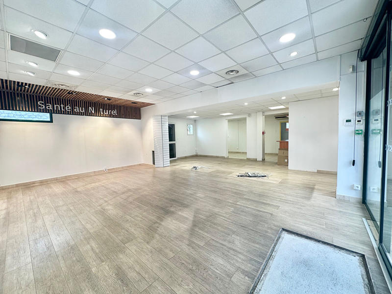 Local commercial - 166 m²