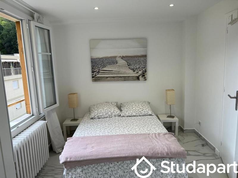 Chambre - 13 m² - 1 pièce