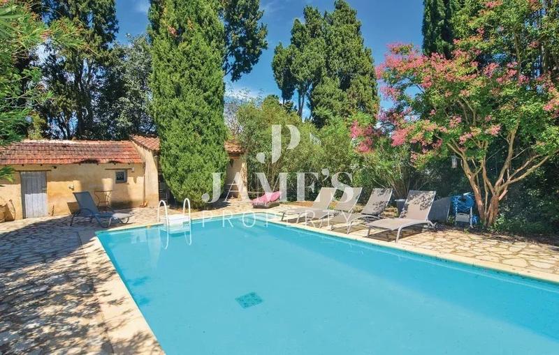 Maison - 94 m² - 5 pièces