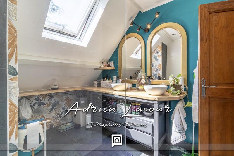 Maison - 139 m² - 7 pièces