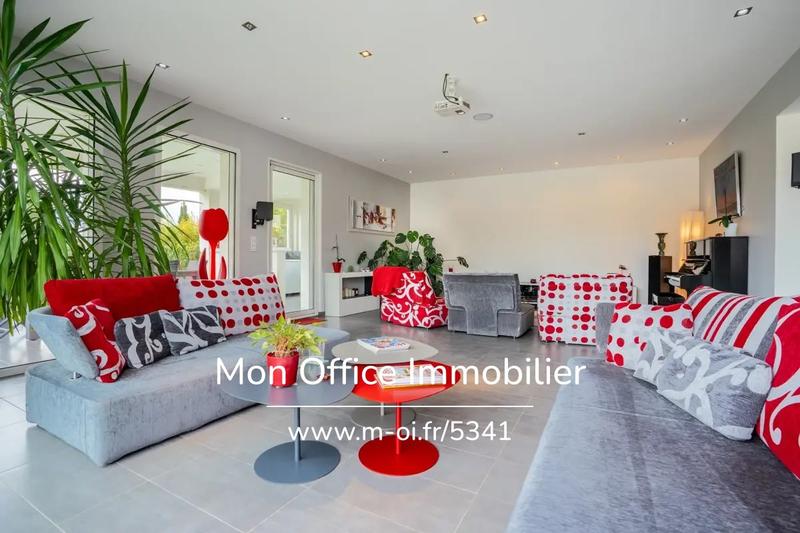 Maison - 260 m² - 8 pièces